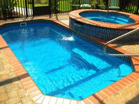 traditional-shaped-fiberglass-swimming-pools